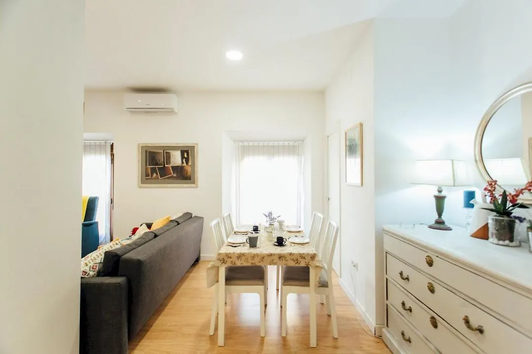 Апартаменты Bright And Comfortable- 2D 2B- Conde De Torrejon Севилья